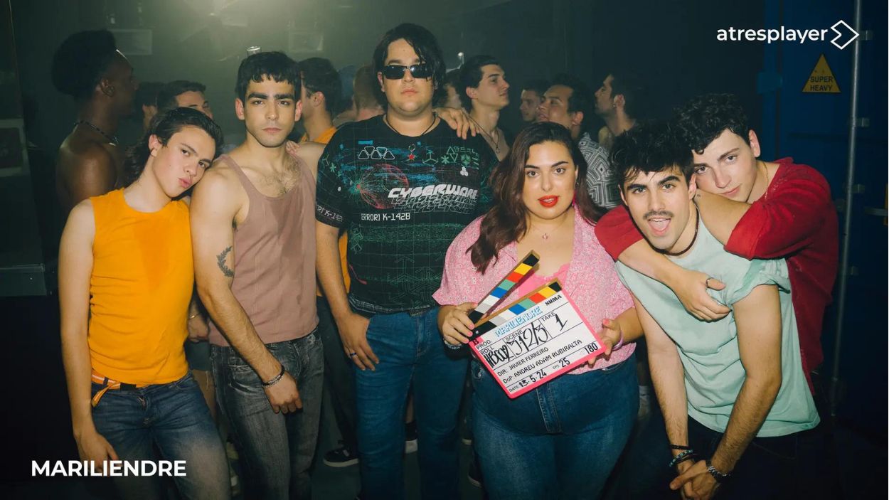 Elenco de 'Mariliendre' durante el rodaje. Atresmedia