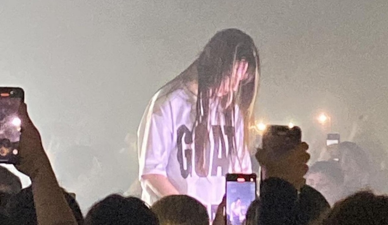 Saramalacara en concierto CABA.   Fuente @badfacesara en Instagram