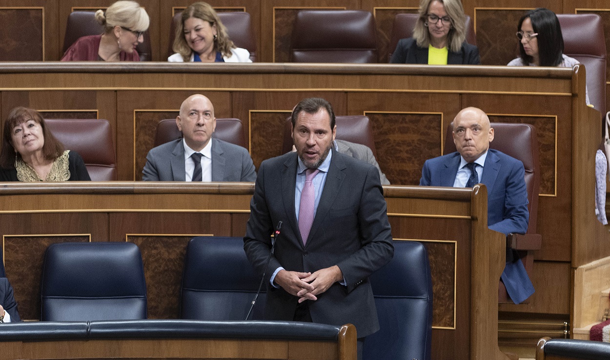 Óscar Puente en la primera sesión de control del curso político. EP