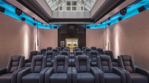 Detalle del cine del nuevo Espacio Movistar. Imagen @juanbaraja