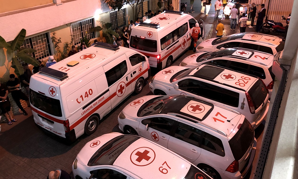 Un muerto y cien heridos en una nueva explosión de dispositivos de Líbano. EP