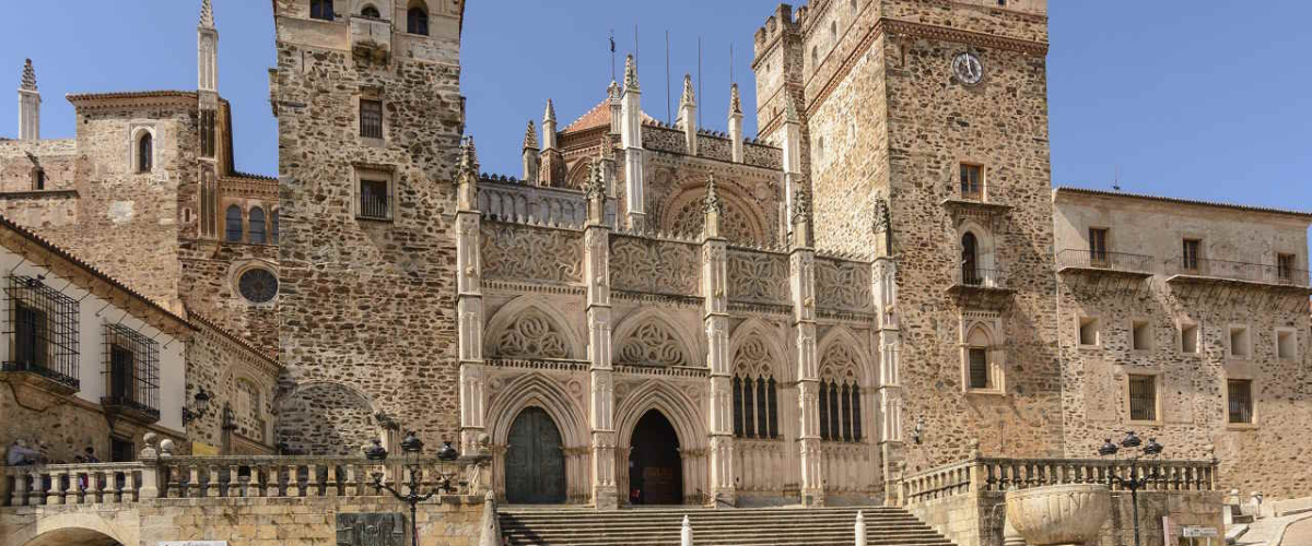 Cinco monasterios en España para dormir como un bendito: uno sorprende porque eliges tú el precio