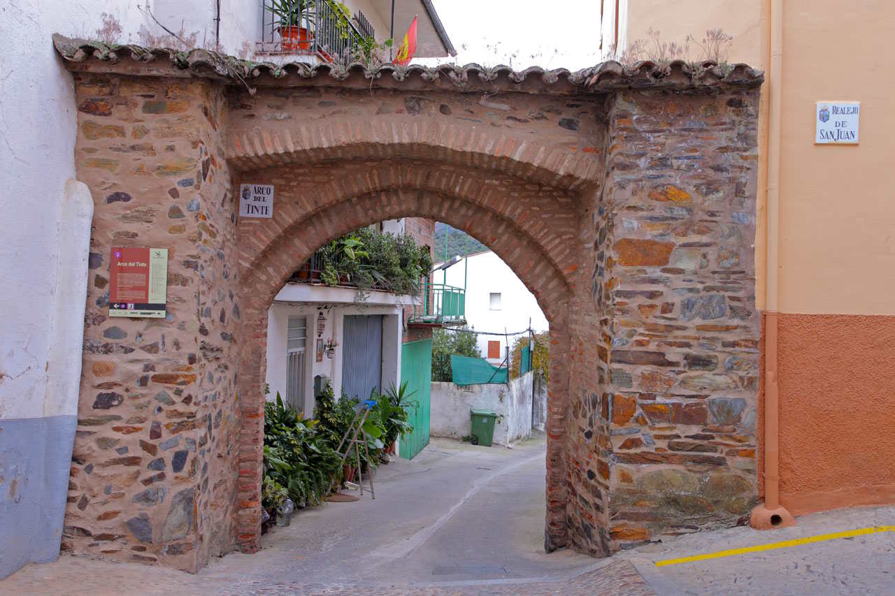 Arco del tinte, en Guadalupe, , Cáceres(Foto: Turismo Junta de Extremadura)