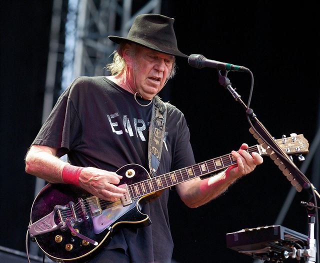 Neil Young y la luna llena despiden Mad Cool