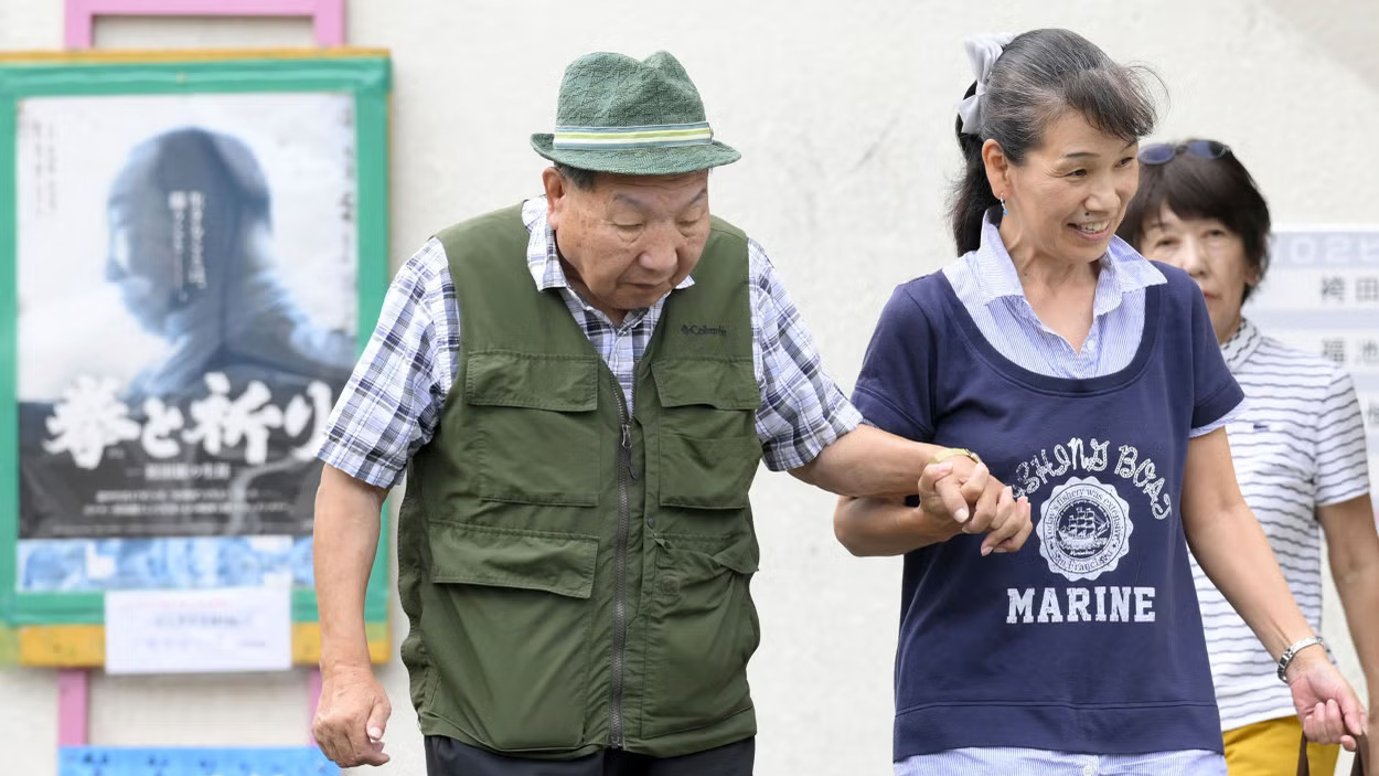 Iwao Hakamada a su salida del juicio tras pasar 58 años en prisión. EP