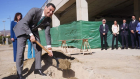 El presidente de Andalucía, Juan Manuel Moreno Bonilla, pone la primera piedra de un hospital en Almería.