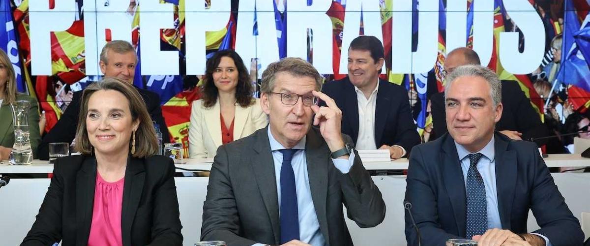El PP delega la oposición en los jueces y se querella contra el PSOE ...