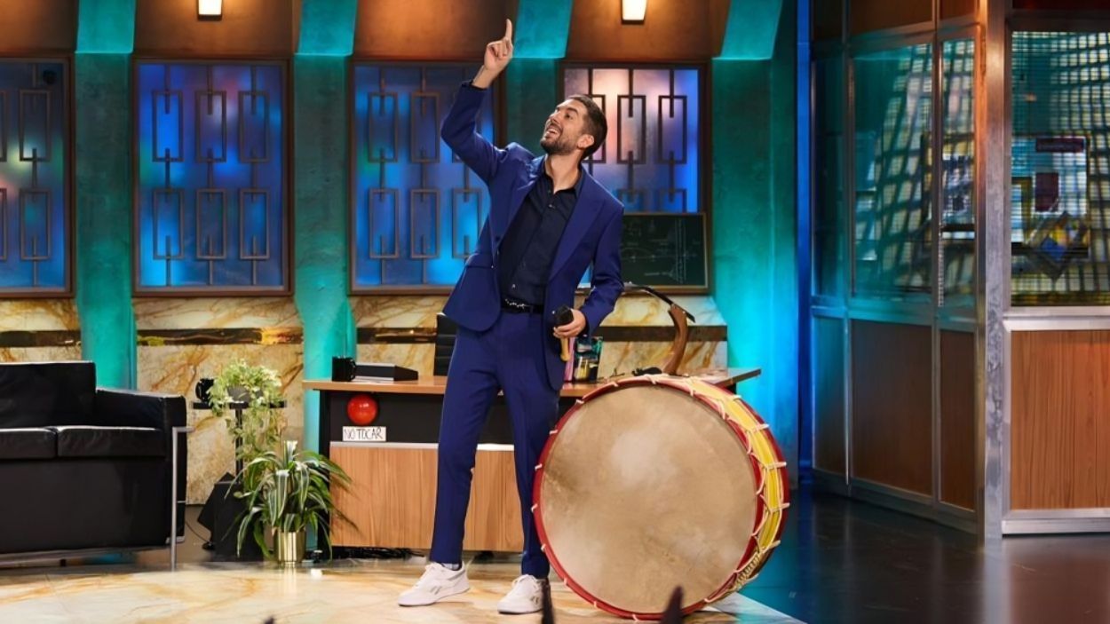 David Broncano cambia de horario por un día en su batalla contra 'El Hormiguero'. RTVE