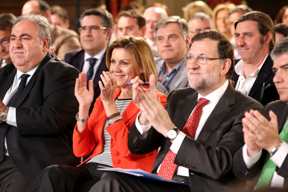 Vicente Tirado,  María Dolores de Cospedal y Mariano Rajoy en un acto de partido