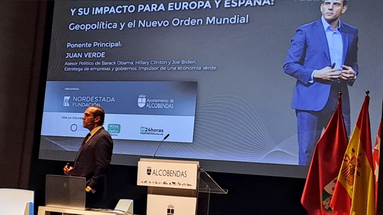 Juan Verde en la conferencia "Las Elecciones de EE.UU. y su impacto para Europa y España. Geopolítica y el Nuevo Orden Mundial".