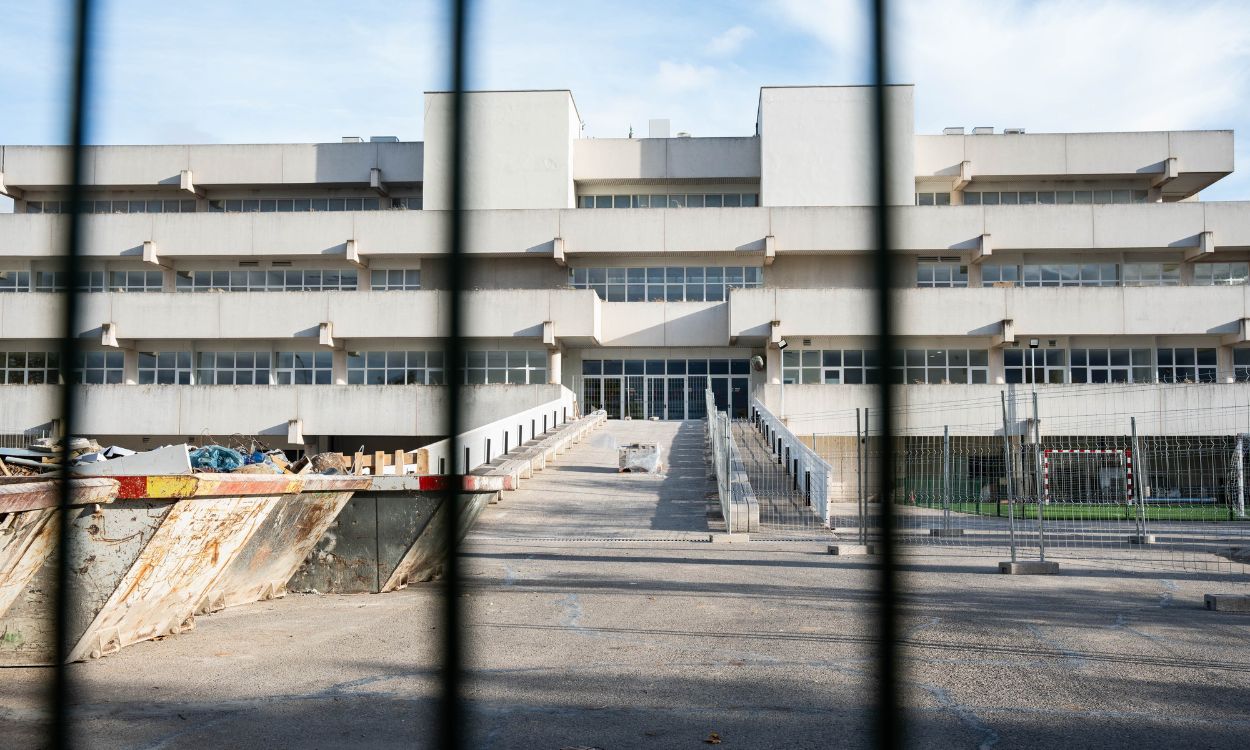 Fachada del centro habilitado para acoger menores migrantes en Fuenlabrada. EP.