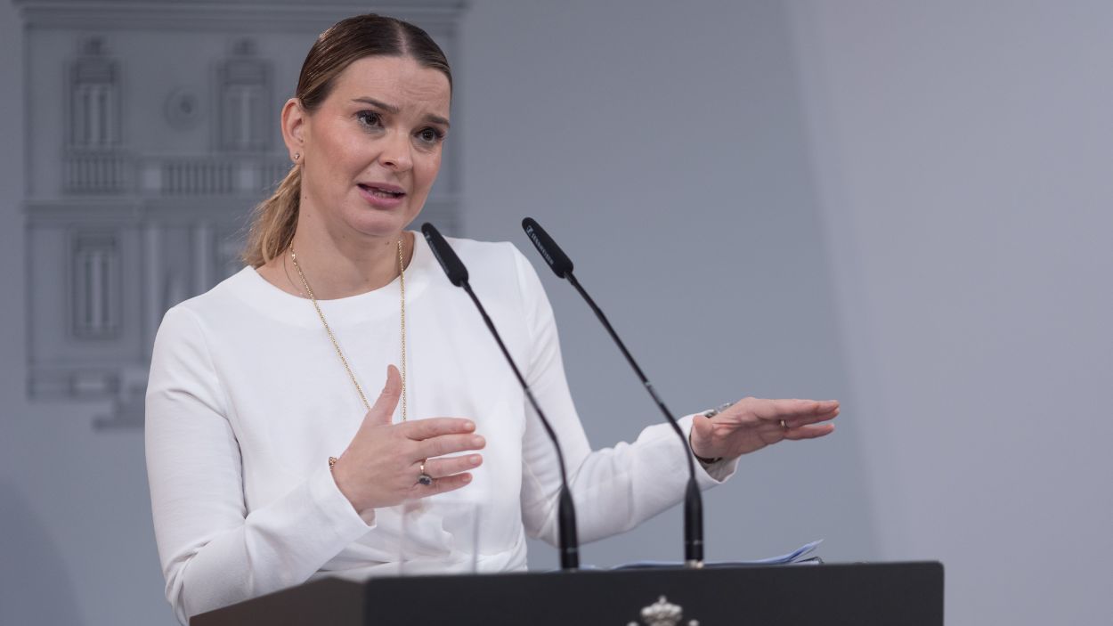 La presidenta de las Islas Baleares, Marga Prohens (PP), tras reunirse con el presidente del Gobierno, Pedro Sánchez, en Moncloa. EP. 
