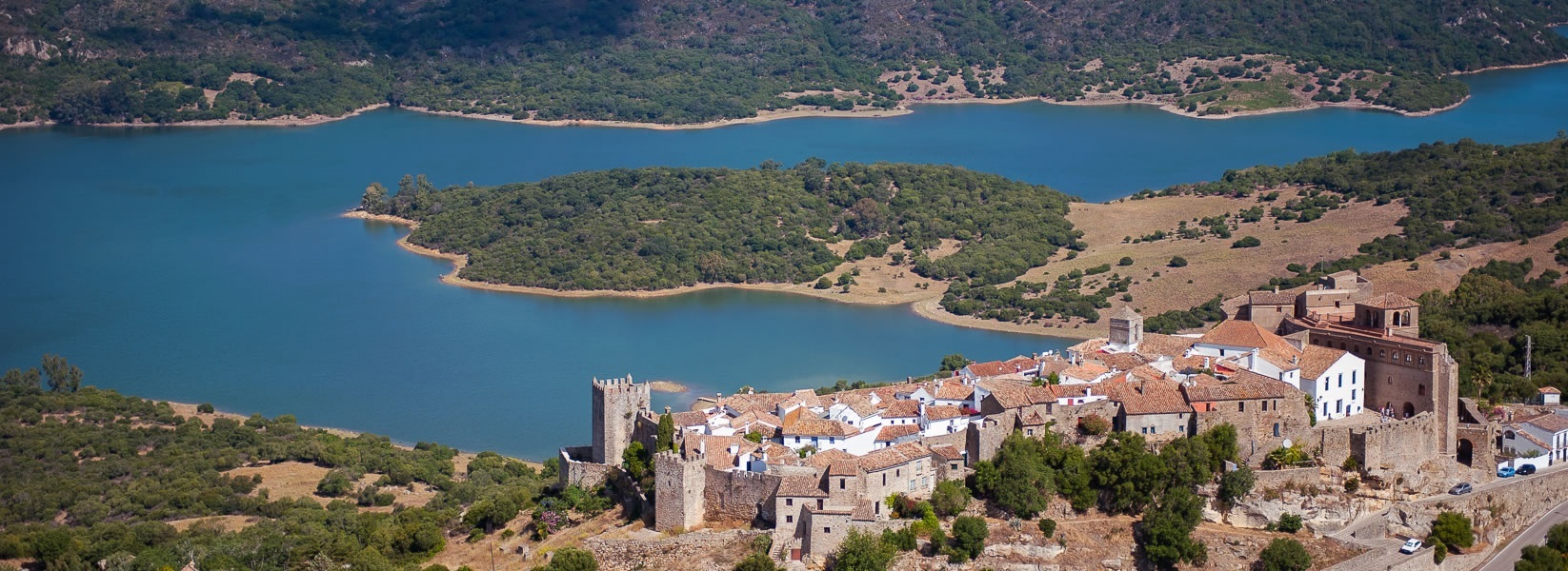 Imagen panorámica de Castellar de la Frontera (Foto Ayuntamiento de Castellar de la Frontera) Imagen panorámica de Castellar de la Frontera (Foto Ayuntamiento de Castellar de la Frontera)