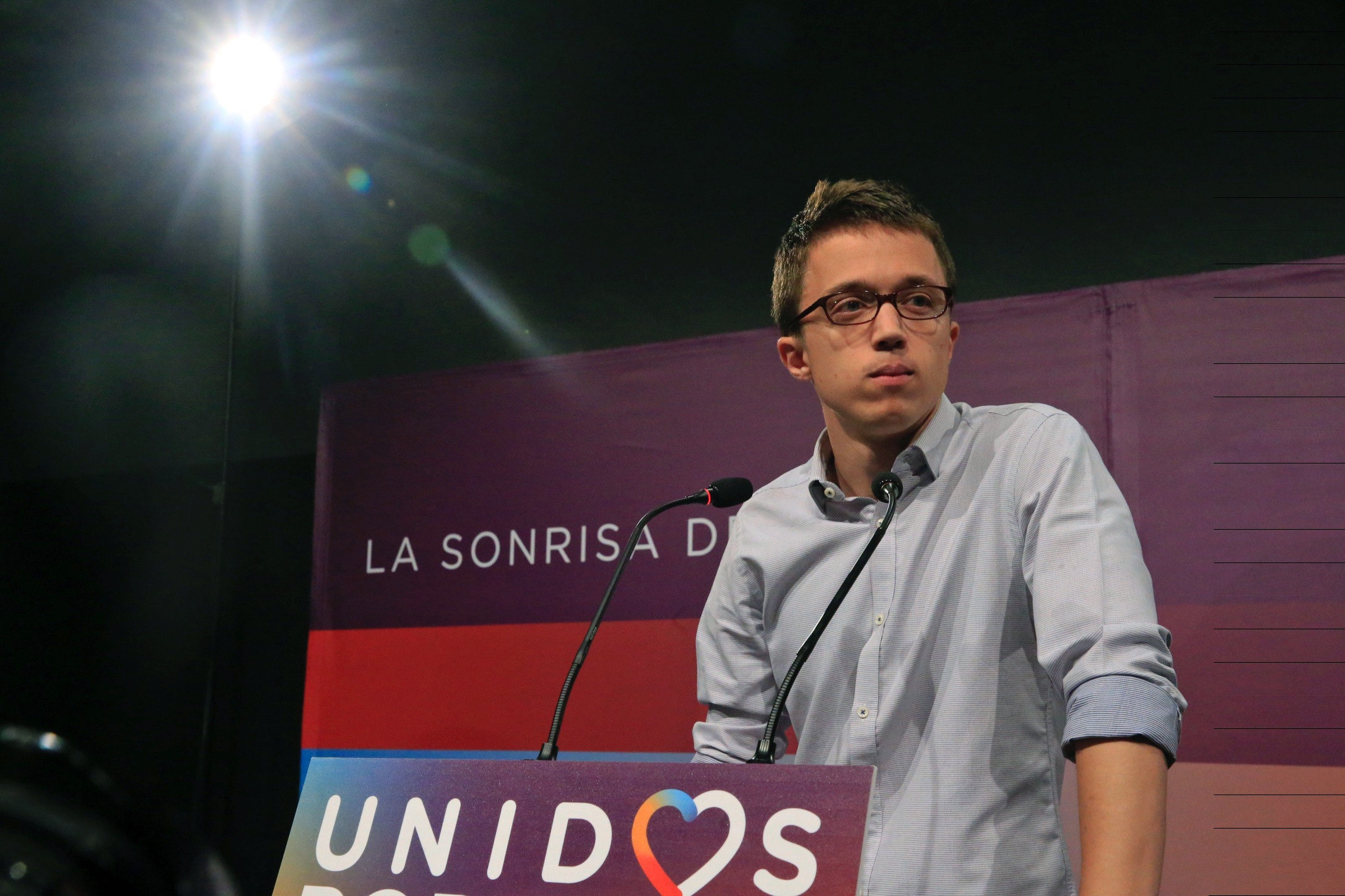 El número tres de Unidos Podemos, Íñigo Errejón, antes de comentar los resultados provisionales de las elecciones generales