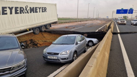 Una de las carreteras fragementada