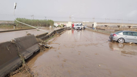 Inundaciones en varias carreteras