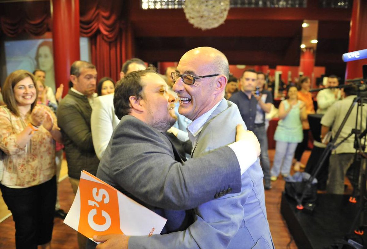 Felisuco celebra su elección como diputado de C's por Cantabria. @dmontanes
