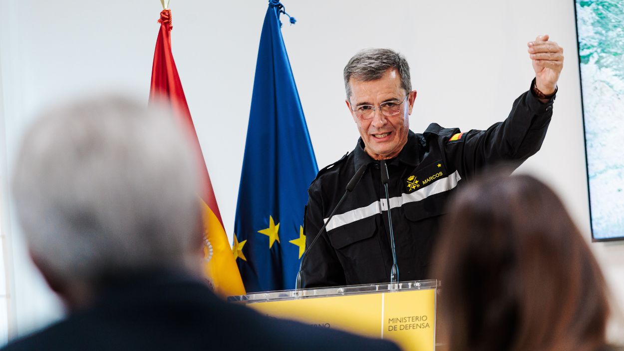 El general jefe de la UME, Javier Marcos, en el Ministerio de Defensa. EP.