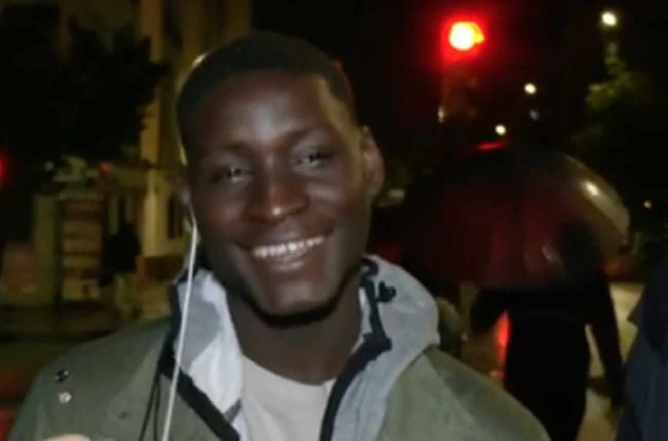 Mansour Konte, el joven guineano residente en Málaga que se ha hecho viral por ayudar a una mujer en la DANA.