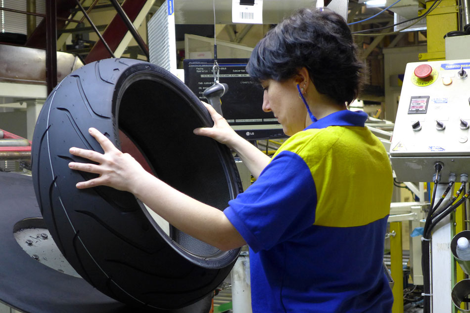 Michelin fabrica todos sus neumáticos de moto de altas prestaciones en España, ¿lo sabías?