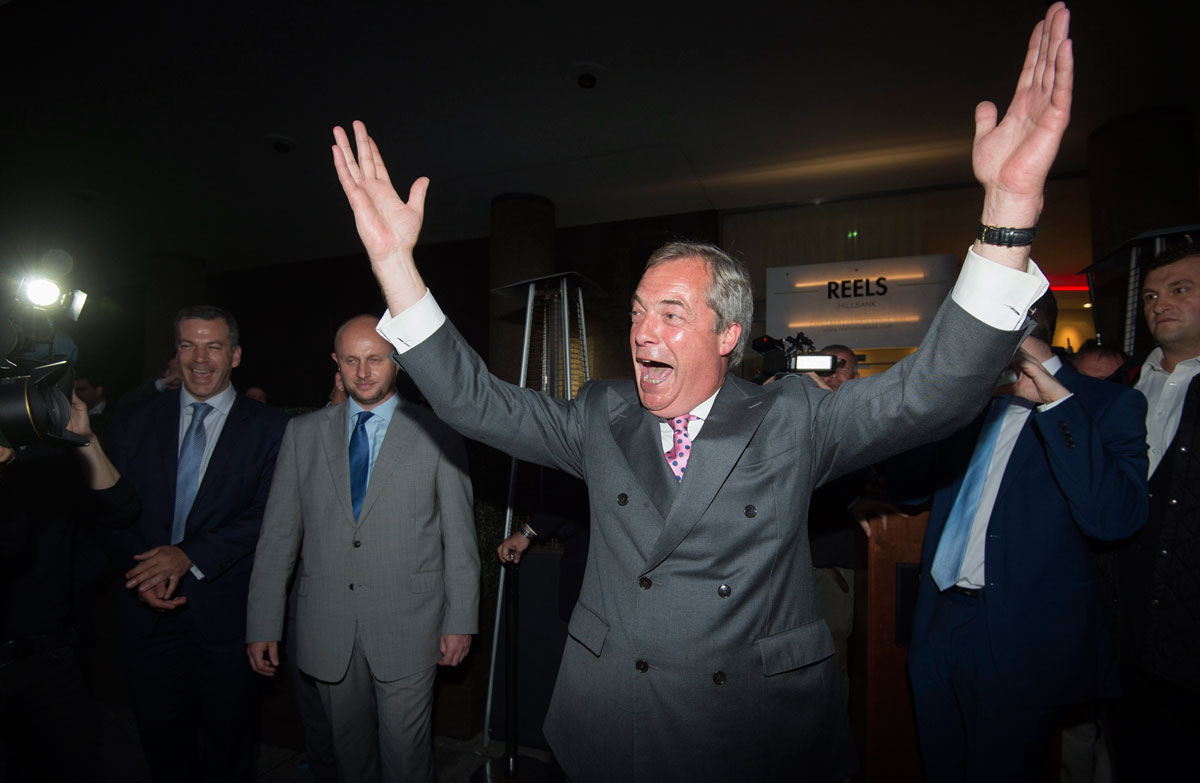 El líder del partido eurófobo UKIP, Nigel Farage, celebrando el 'Brexit'.