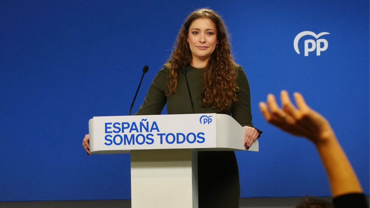 La vicesecretaria de Educación y Sanidad del PP, Ester Muñoz, en rueda de prensa desde Génova. Foto: David Mudarra.