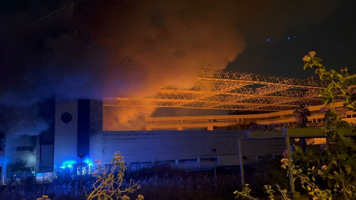 Legado Expo culpa a la inacción y dejadez municipal del incendio en el auditorio. 