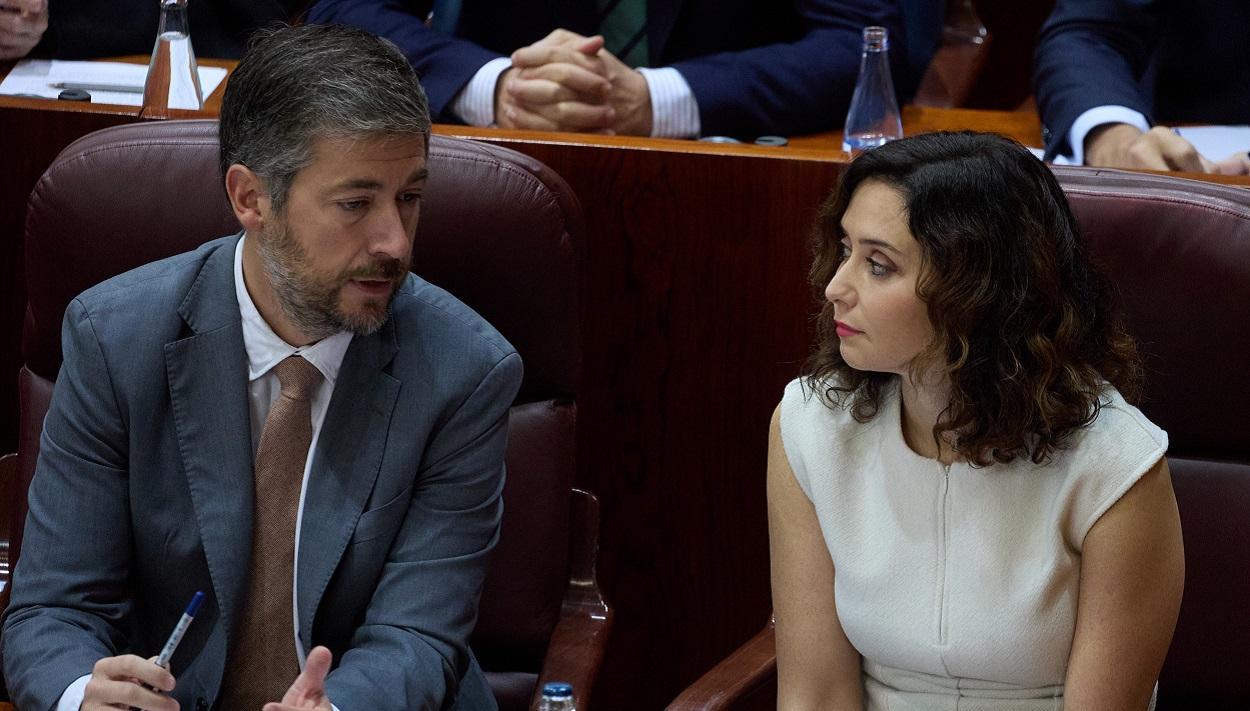 La presidenta de la Comunidad de Madrid, Isabel Díaz Ayuso y el consejero de Presidencia Miguel Ángel Martín. EP