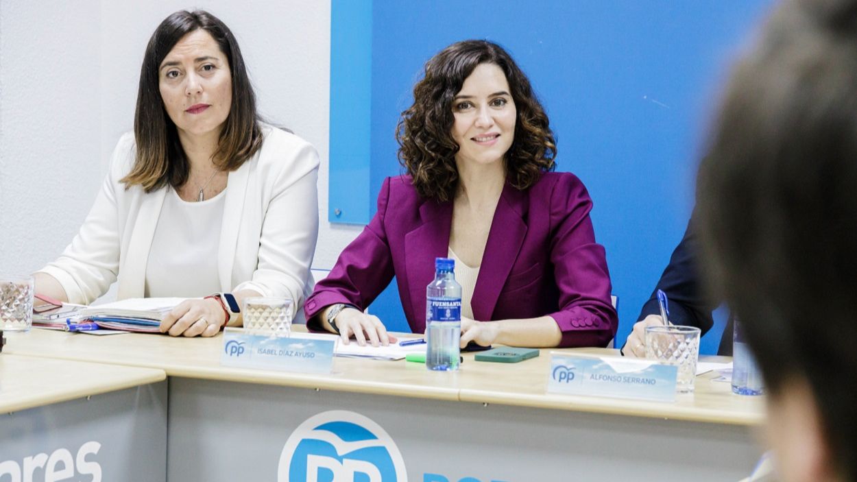 A la izquierda de la imagen, Ana Millán; a la derecha, Isabel Díaz Ayuso. EP
