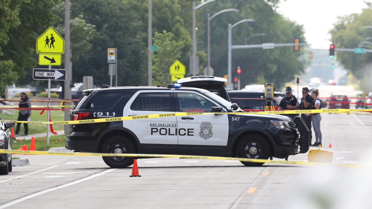 La Policía de EEUU informa de "múltiples heridos" en un tiroteo en las inmediaciones de un colegio en Wisconsin. EP.