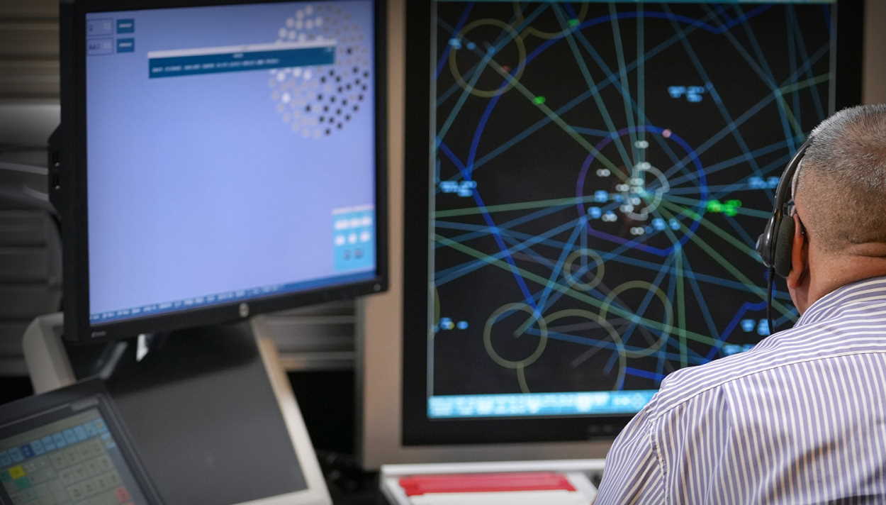 Centro de control de la Empresa Argentina de Navegación Aérea (EANA)