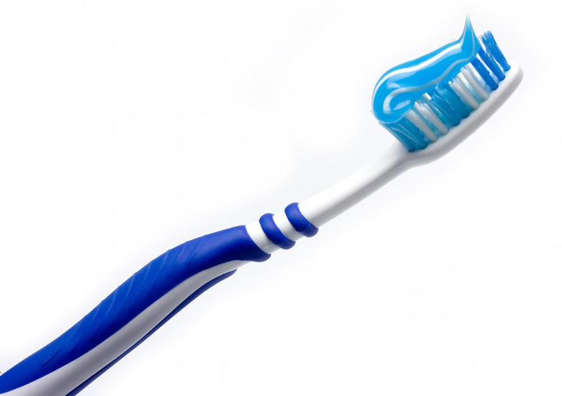 ¿Es necesario usar el Dentífrico para limpiarse bien los dientes?