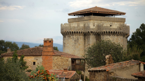 El recinto fortificado se construyó como medida de protección dado que antiguamente Granadilla forma parte de la Vía de la Plata Turismo Extremadura