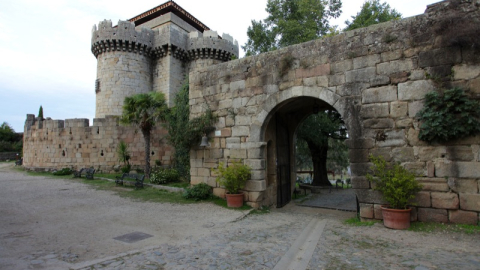 Esta villa amurallada fue declarada Conjunto Histórico Artístico en 1980  Turismo Extremadura