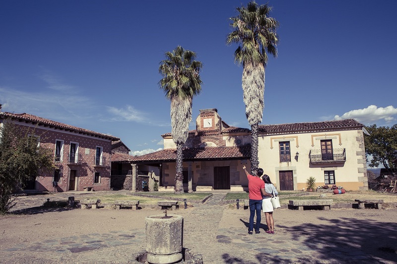 Actualmente el visitante puede acceder a algunas de las viviendas que se han acondicionado Turismo Extremadura