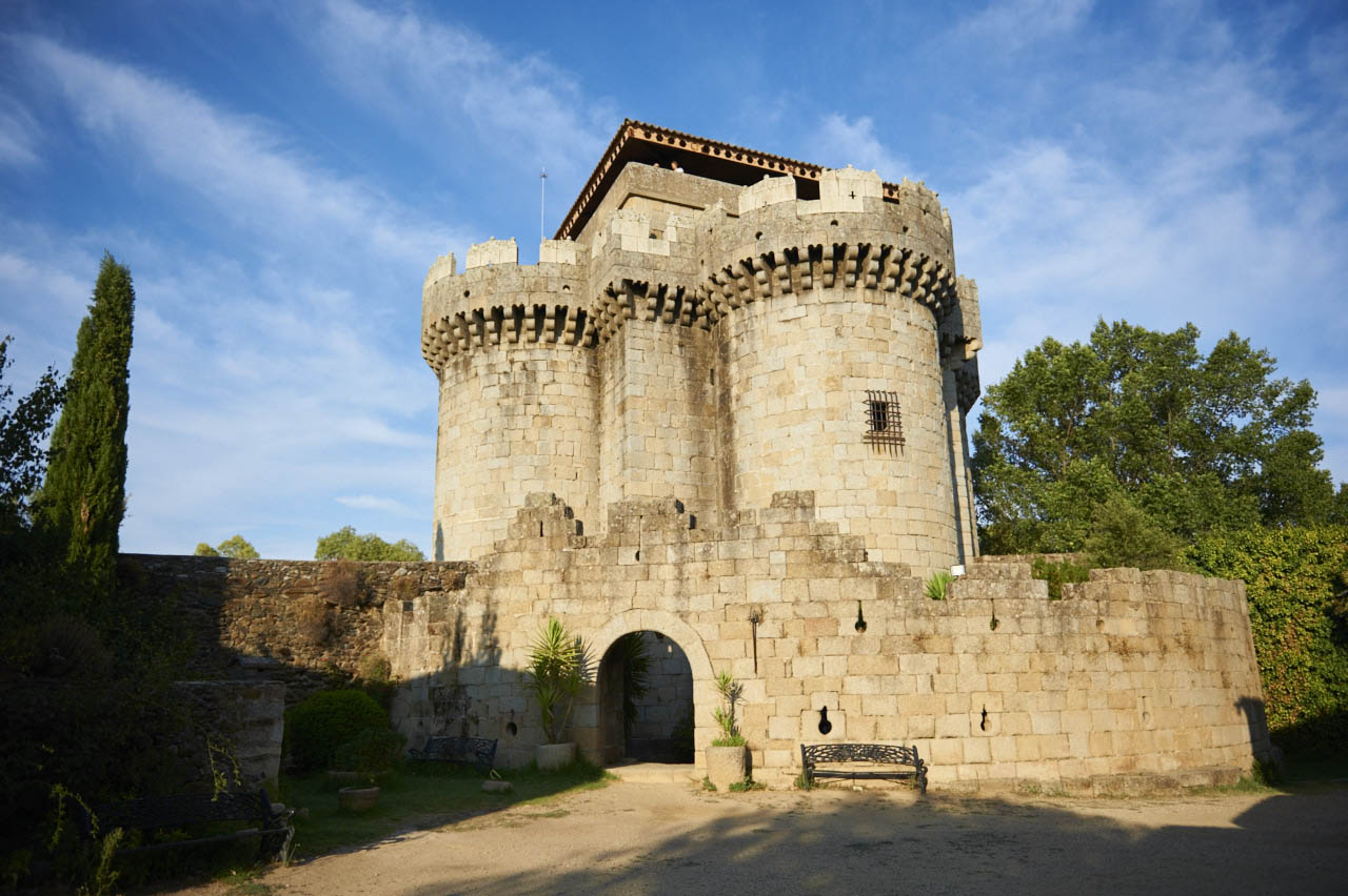 El Castillo fue construido por D. Fernando Álvarez de Toledo, Primer Gran Duque de Alba Diputación provincial de Cáceres