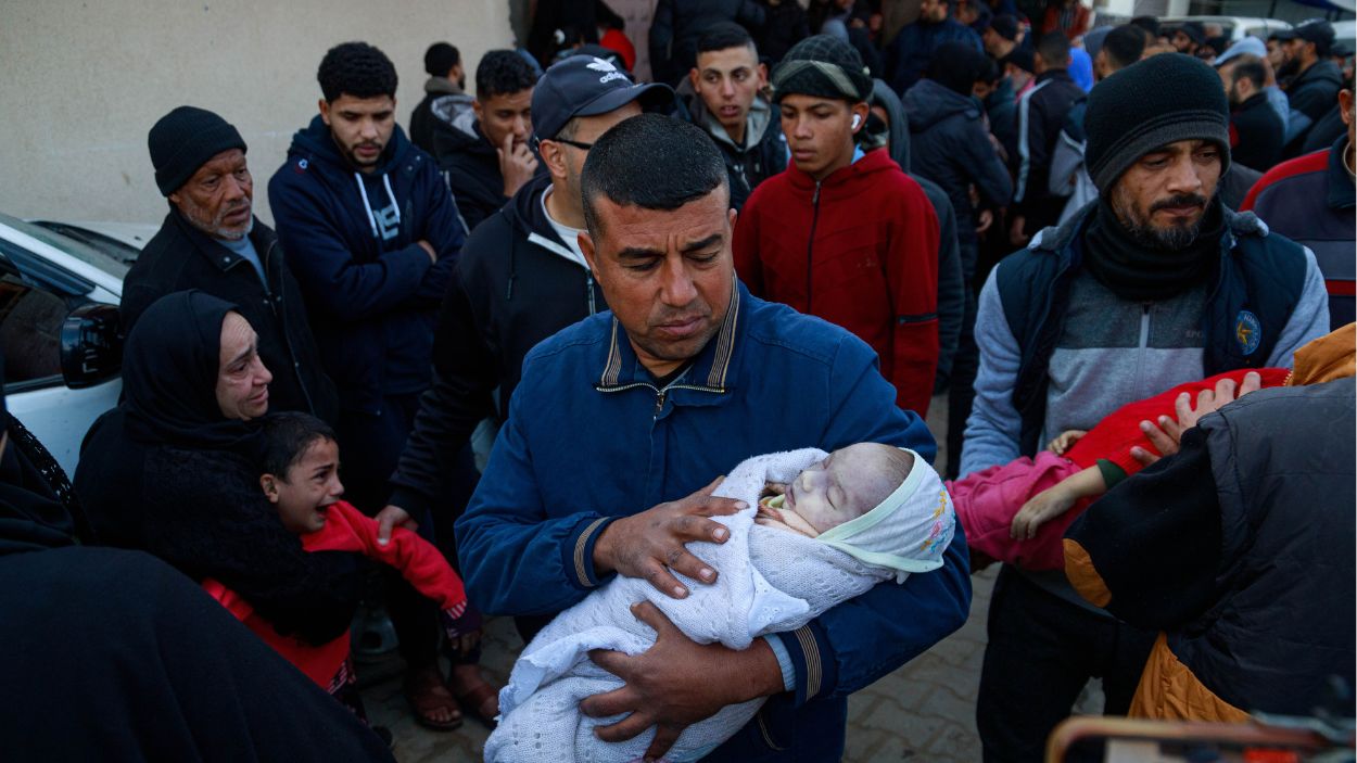 Familia Palestina, víctima de un ataque aéreo israelí. EP.