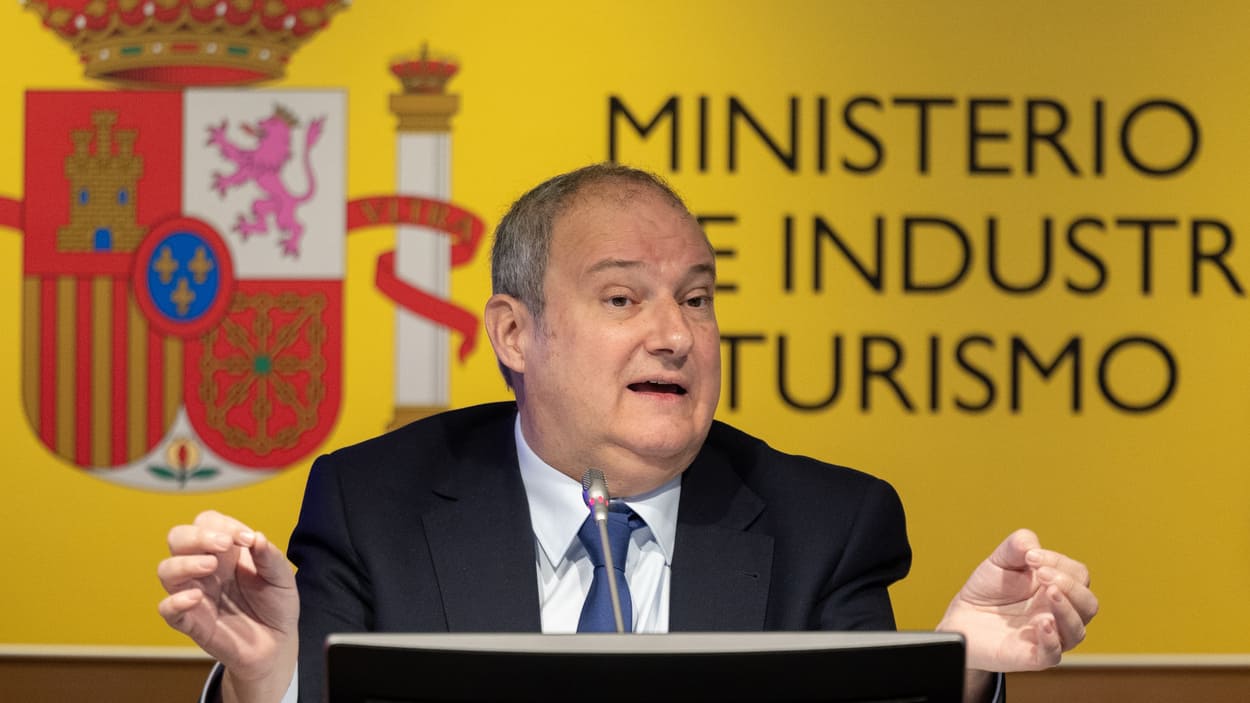 El ministro de Industria y Turismo, Jordi Hereu, ofrece una rueda de prensa en el Ministerio de Industria y Turismo, a 15 de enero de 2025, en Madrid (España). EP.