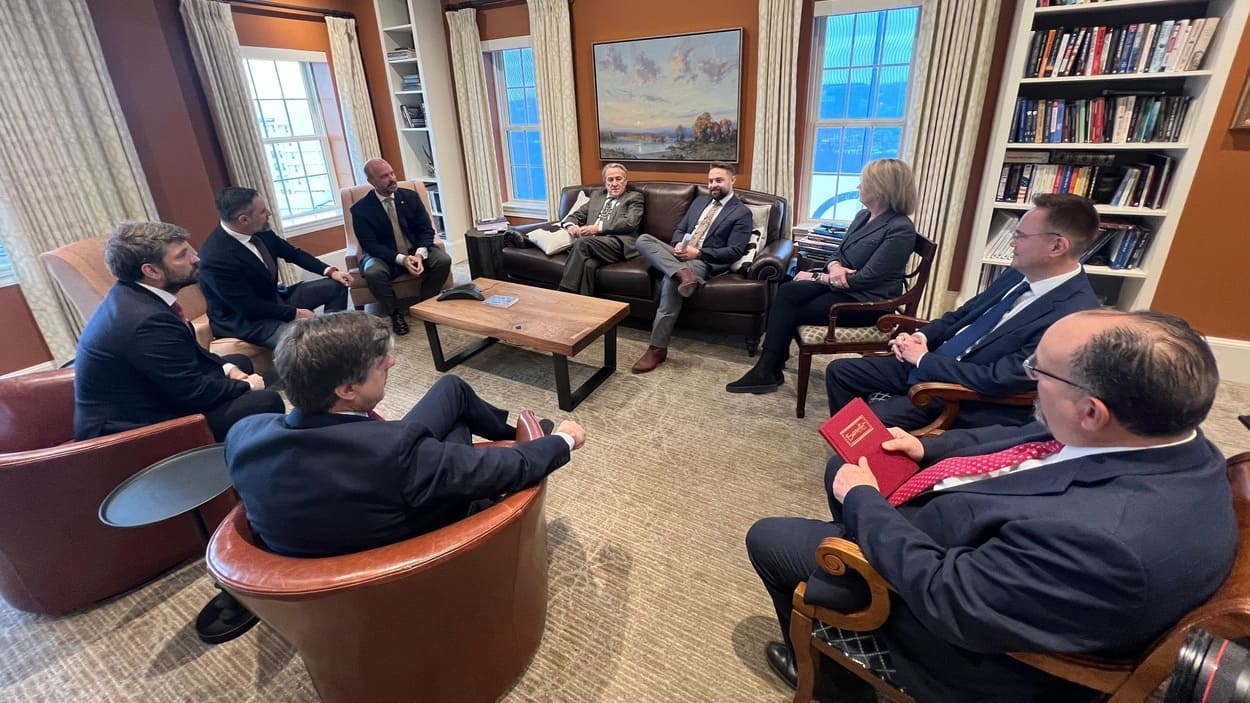 El líder de Vox, Santiago Abascal, en una reunión de trabajo en Washington (Estados Unidos). EP. 