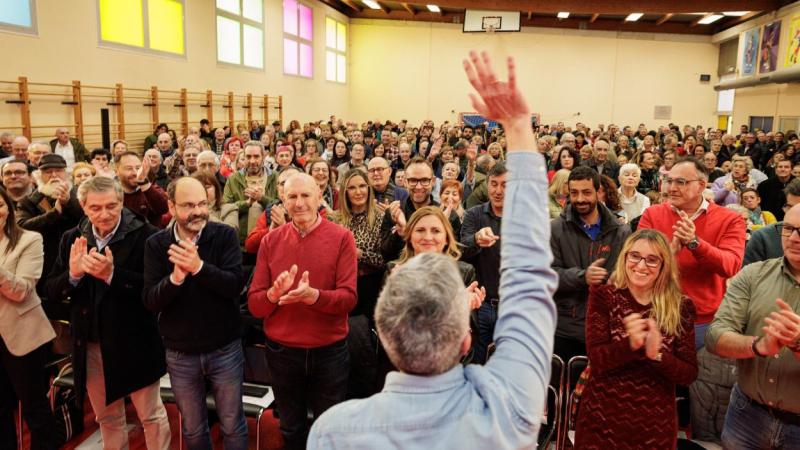 Pablo Zuloaga luce músculo en la cuna obrera de Cantabria Defendemos el valor socialista.