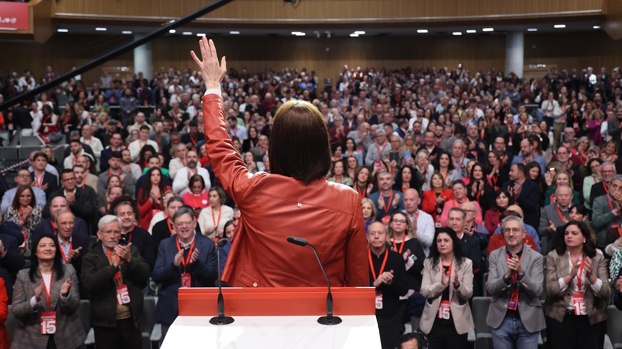La secretaria general del PSPV y ministra de Ciencia, Innovación y Universidades, Diana Morant, ante los militantes socialistas valencianos.