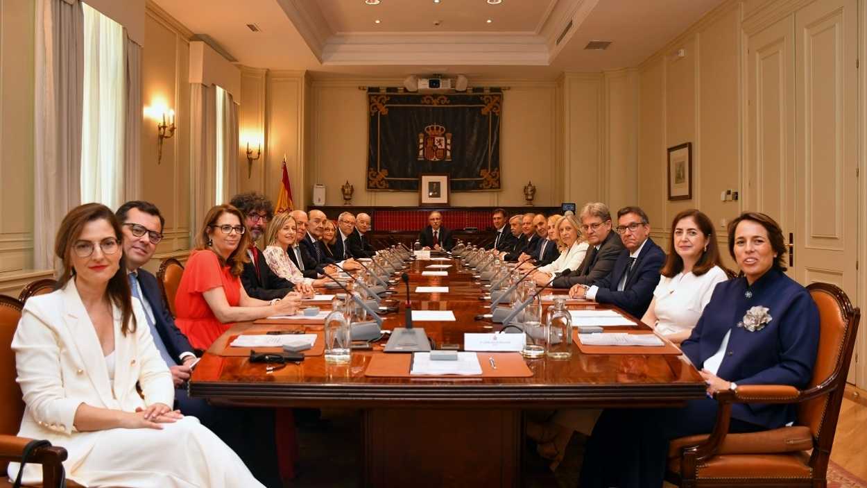 Los nuevos veinte vocales durante el primer pleno del octavo mandato del Consejo General del Poder Judicial (CGPJ). EP