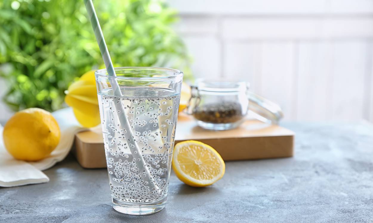 El agua con limón y chía se vuelve popular