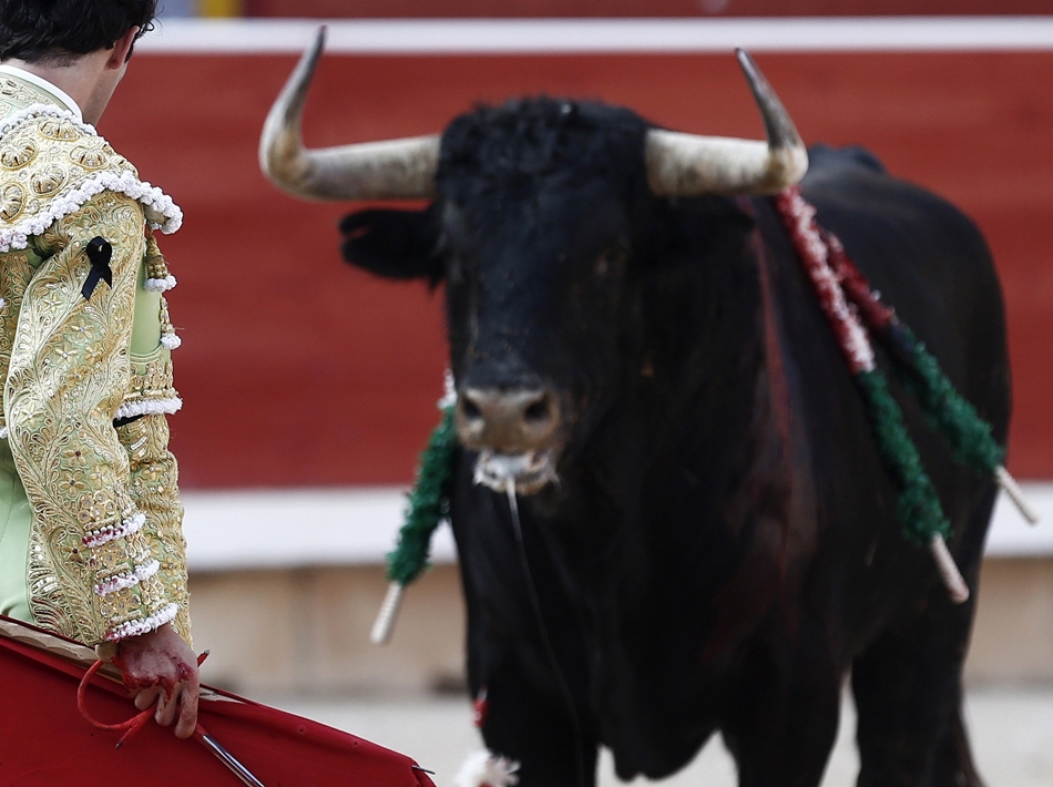 Para Sánchez Dragó los antitaurinos son, como poco, "villanos". (Foto: EFE)