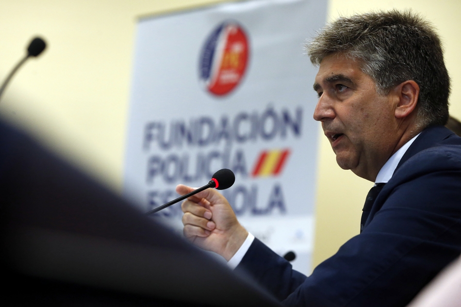 El director general de la Policía, Ignacio Cosidó, vuelve a estar en el centro de la polémica. 