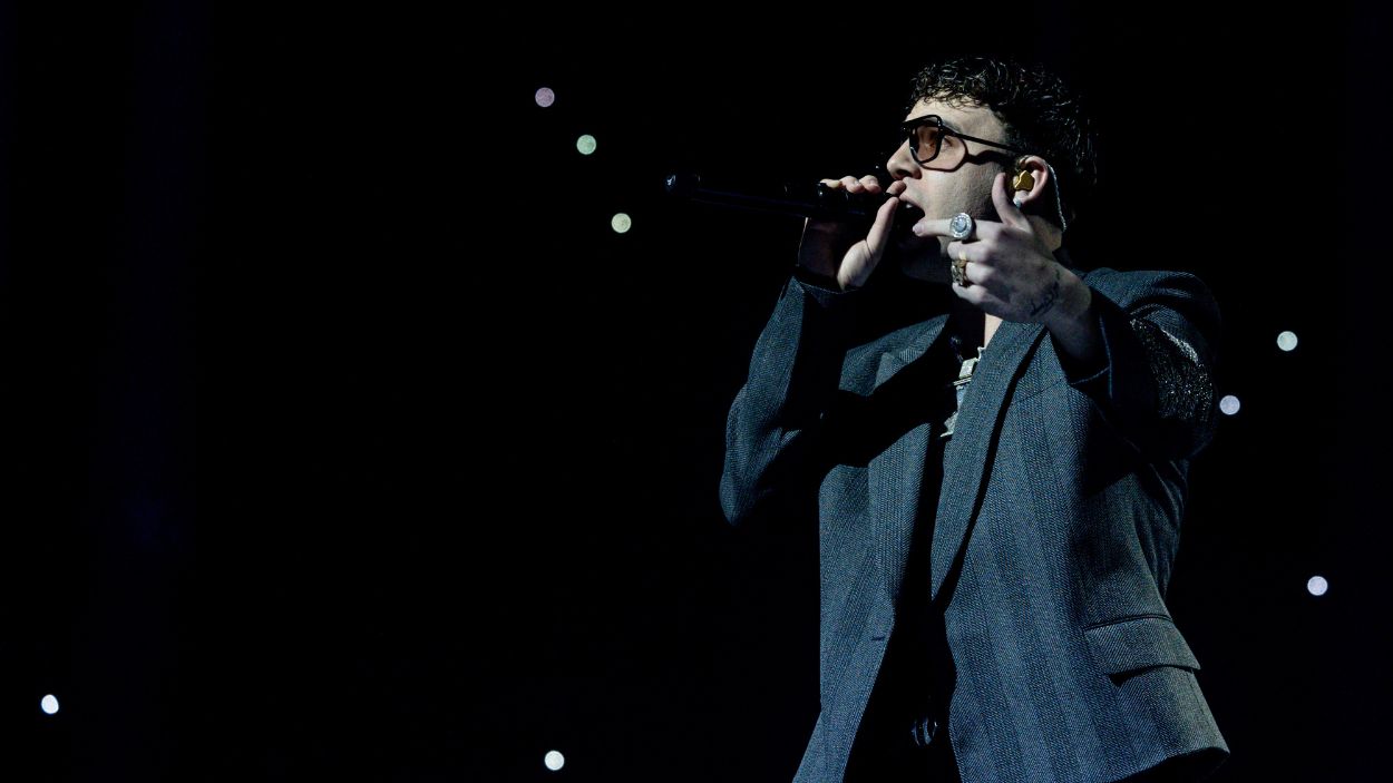 El cantante Quevedo, durante su concierto, en el Movistar Arena, a 17 de febrero de 2025, en Madrid (España)