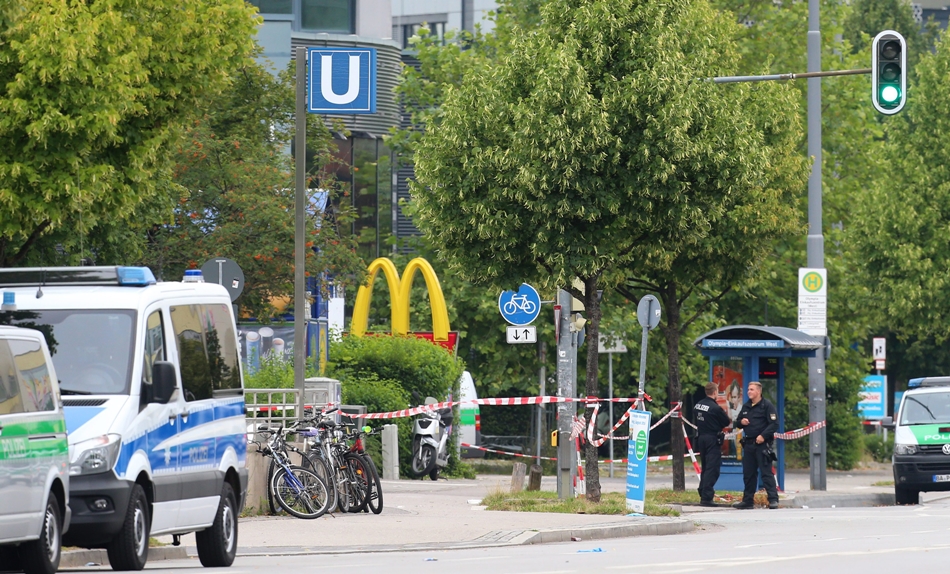 Fuerzas de seguridad en las inmediaciones donde se produjo uno de los tiroteos. 