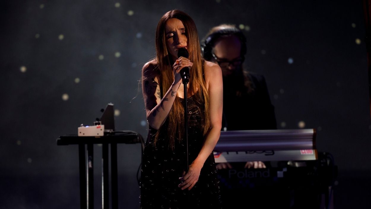Zahara actuando en los premios Goya 2025.EP.