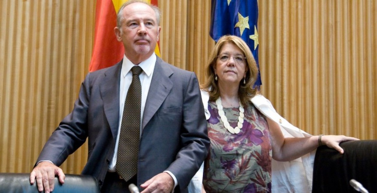 Elvira Rodríguez y Rodrigo Rato posando