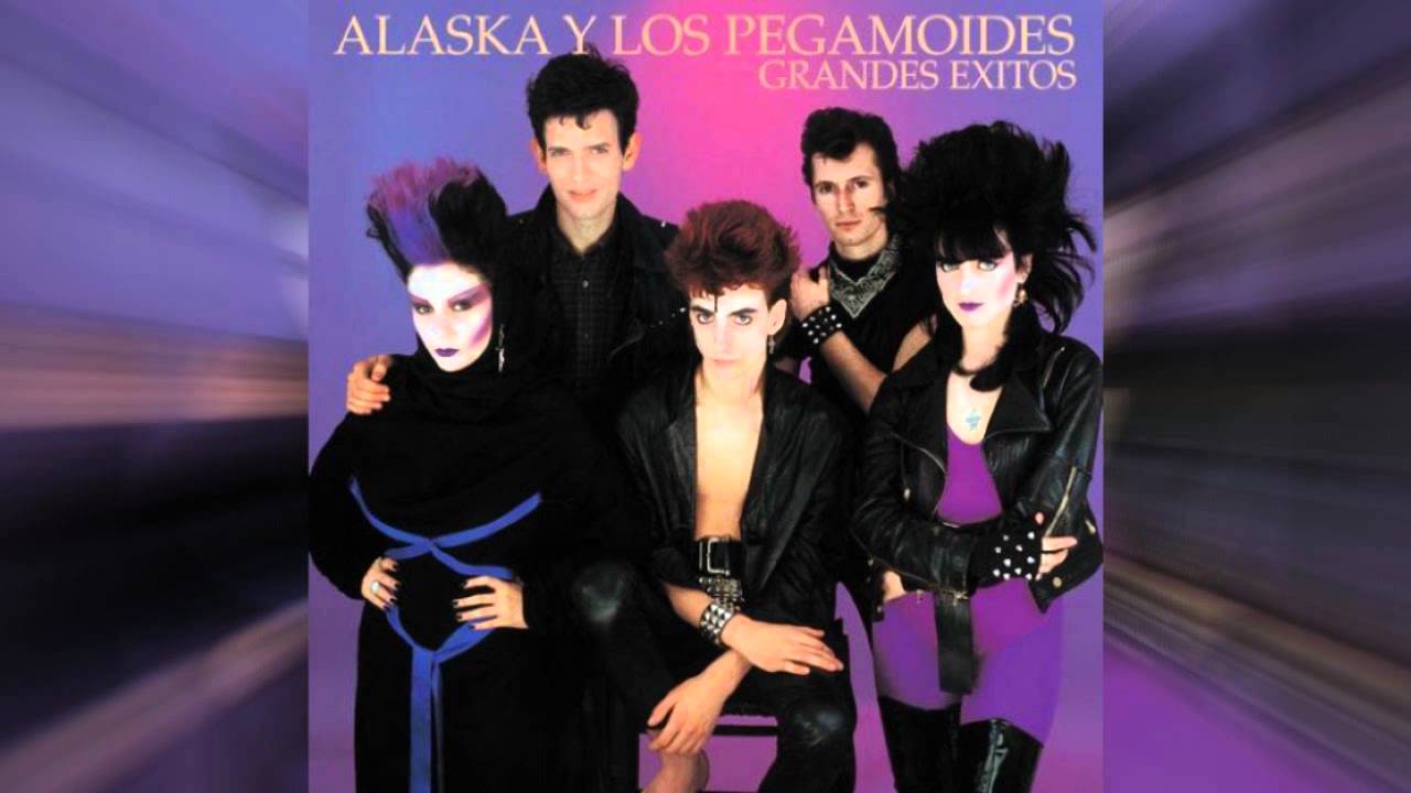 alaska y los pegamoides